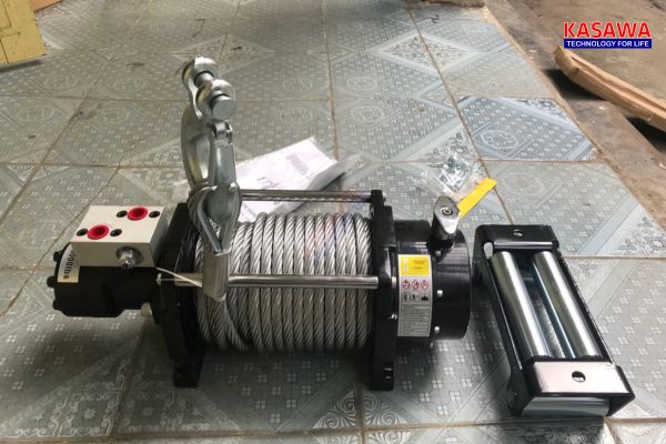 Máy tời gỗ sử dụng động cơ thủy lực