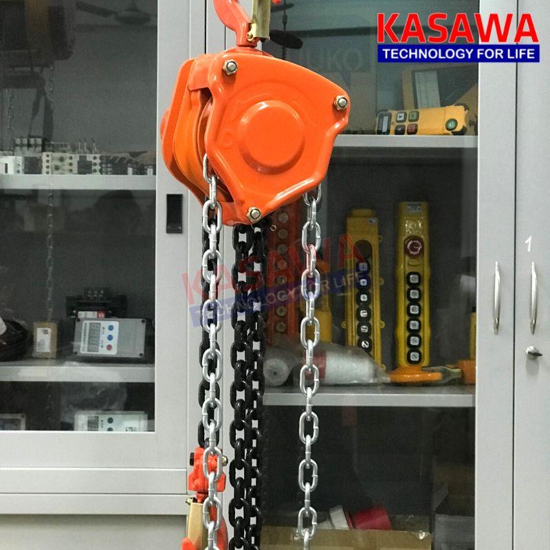 Chiều cao nâng hạ lên tới 5 mét, có thể ứng dụng trong nhiều công việc khác nhau