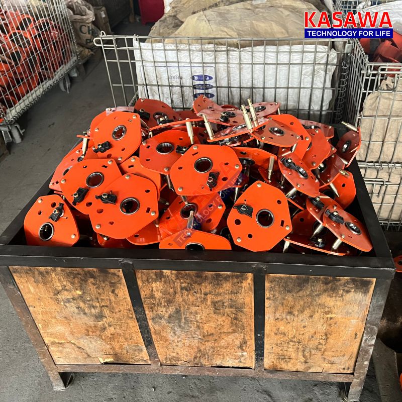 Vỏ pa lăng kéo tay Kawasaki đang được hoàn thiện tại nhà máy ở Trung Quốc