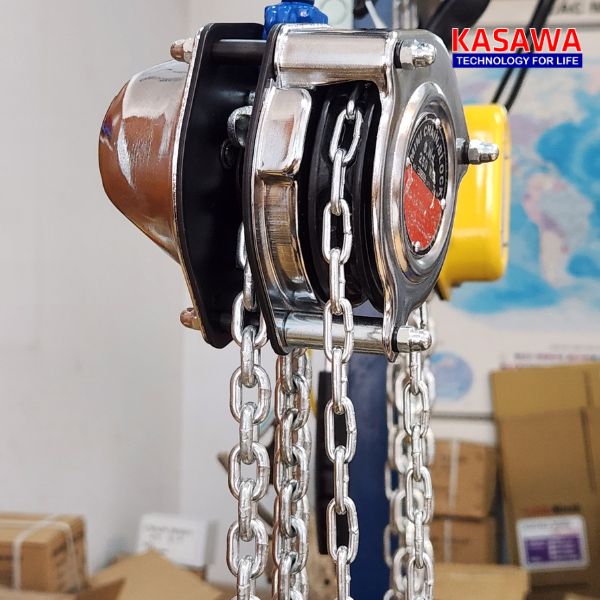 Với sức tải vừa đủ 100kg và thiết kế nhỏ gọn nên phù hợp với nâng hạ hàng hóa nhỏ