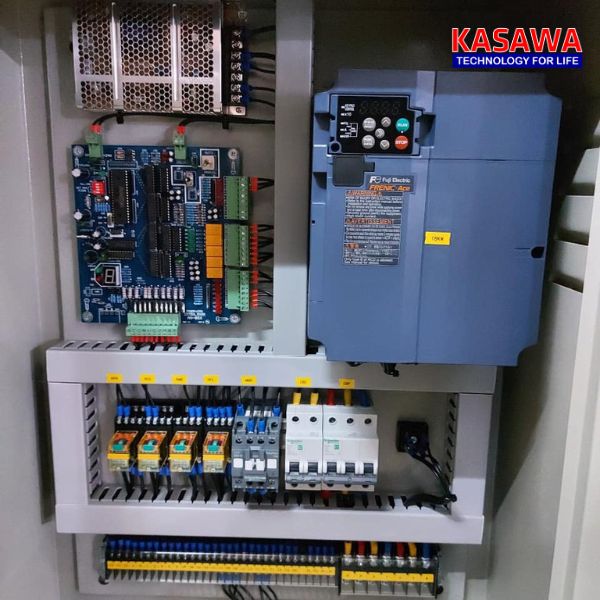 Tủ điện điều khiển của thang máy tải hàng 500kg