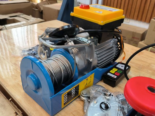 tời điện mini pa200 có lắp điều khiển từ xa